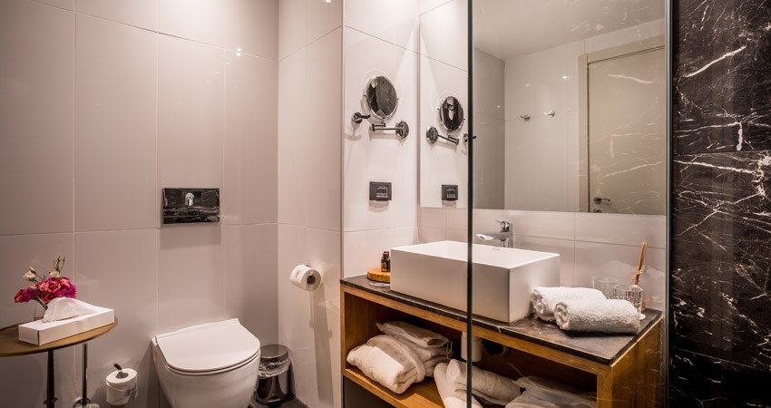 Kedem Hotel Tirat Carmel - Forest Blue Room Bathro