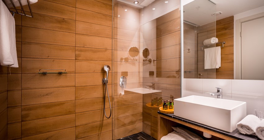 Kedem Hotel Tirat Carmel - Forest View Room Bathro
